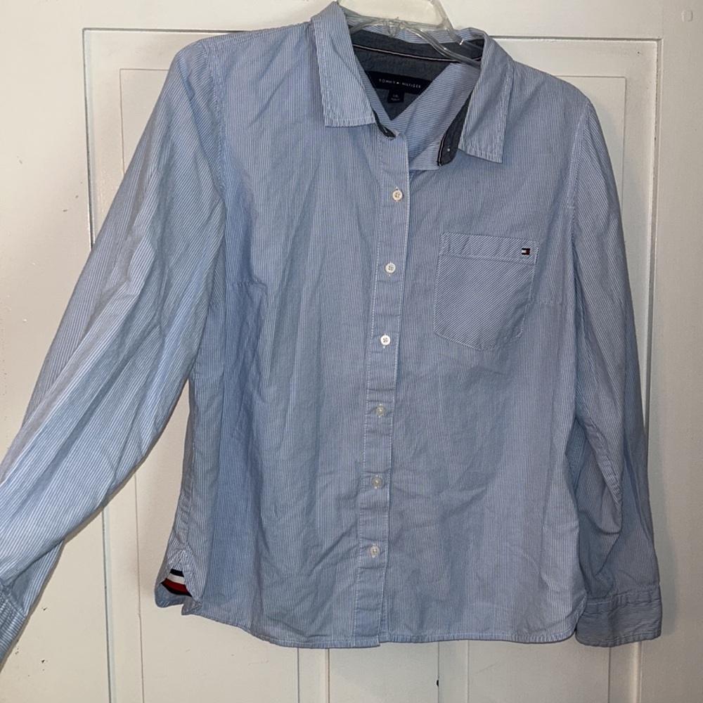 TOMMY HILFIGER Women’s Light Blue & White Striped Casual Button Down Shirt Large